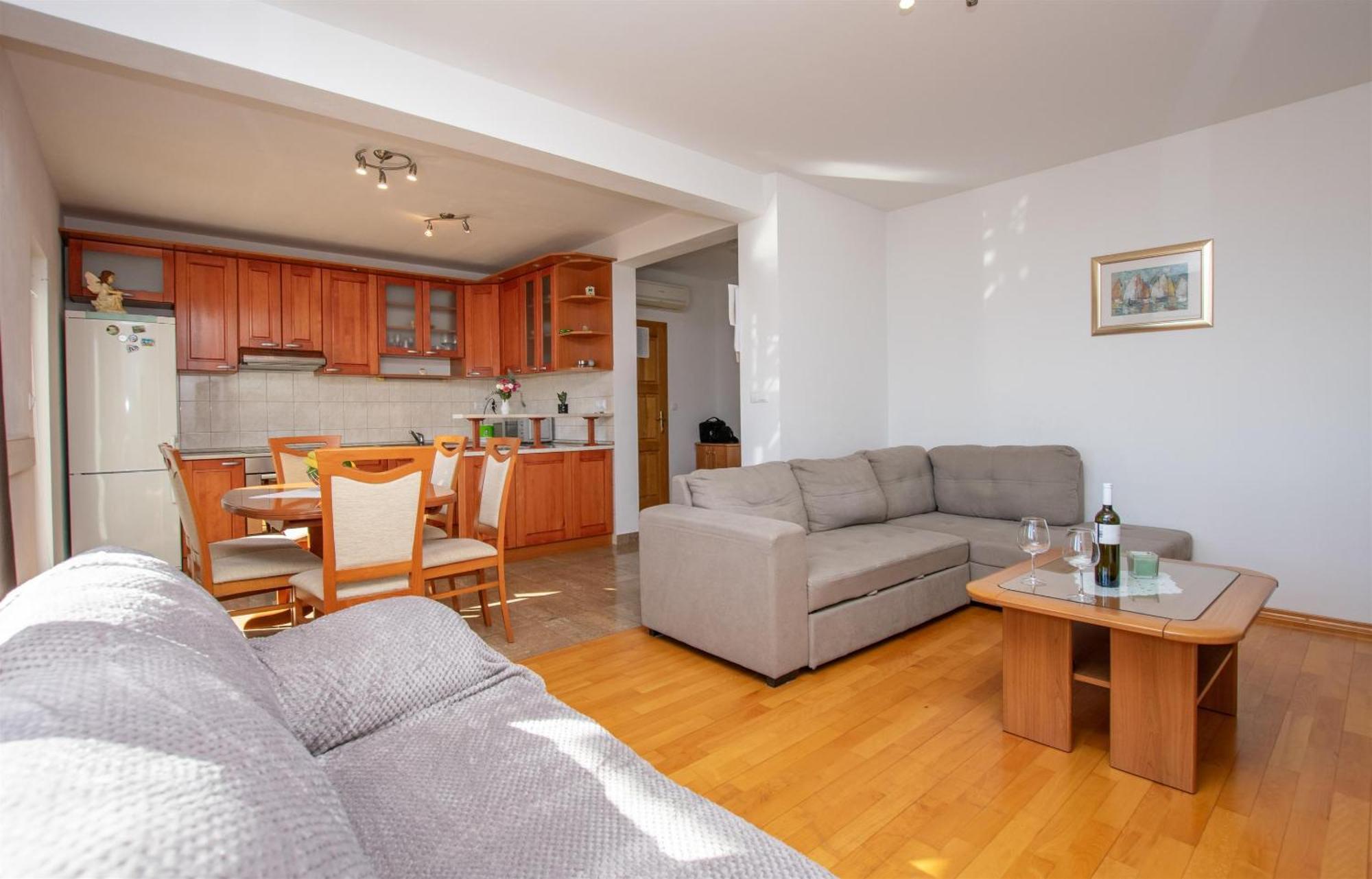 Apartment Zdravko オミシュ エクステリア 写真