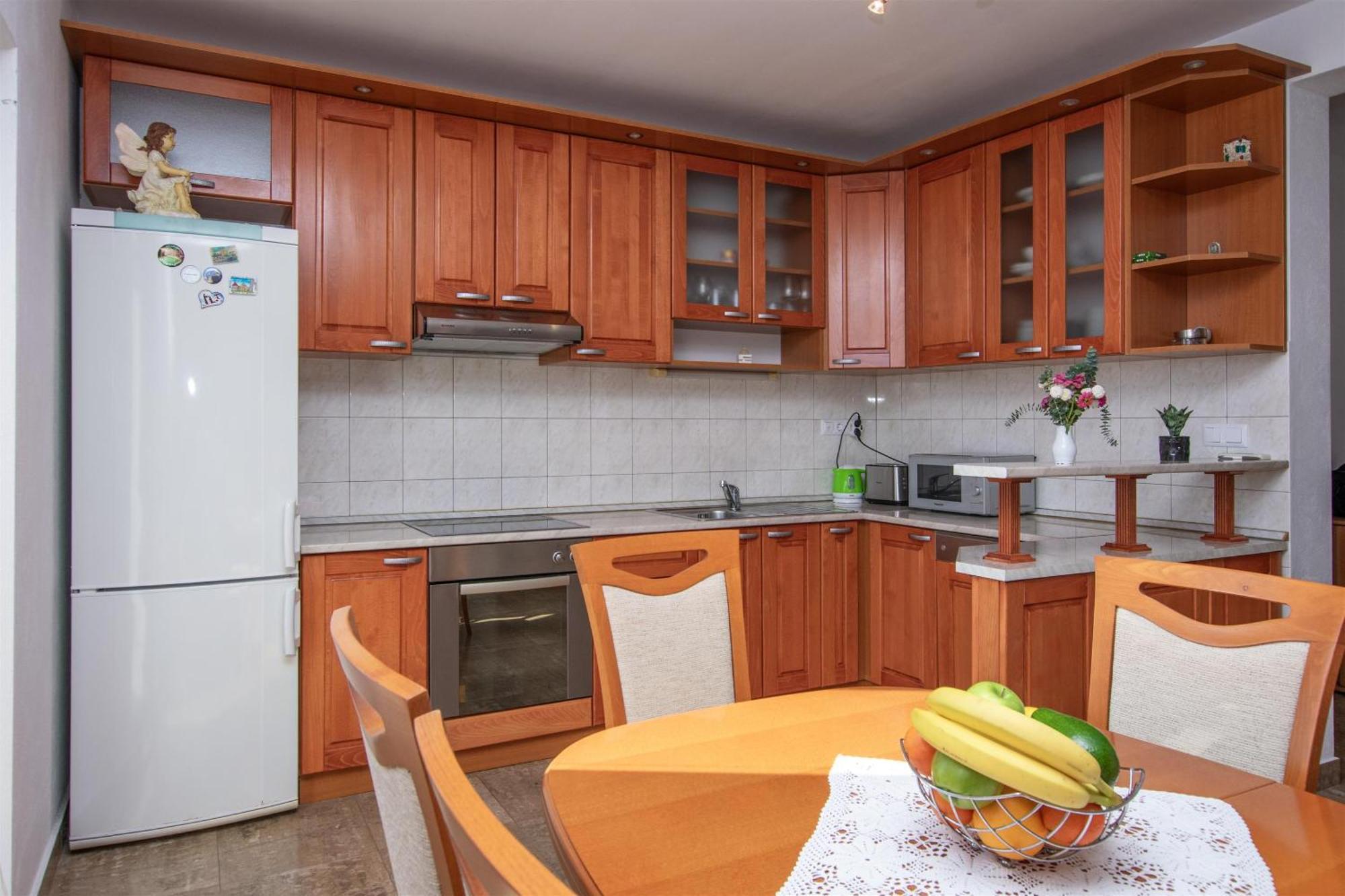 Apartment Zdravko オミシュ エクステリア 写真